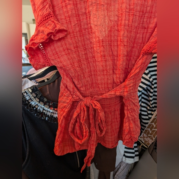 Women's Coral Plaid Textured Peplum Blouse Short Sleeve Tie Waist V Neck - Picture 5 of 10